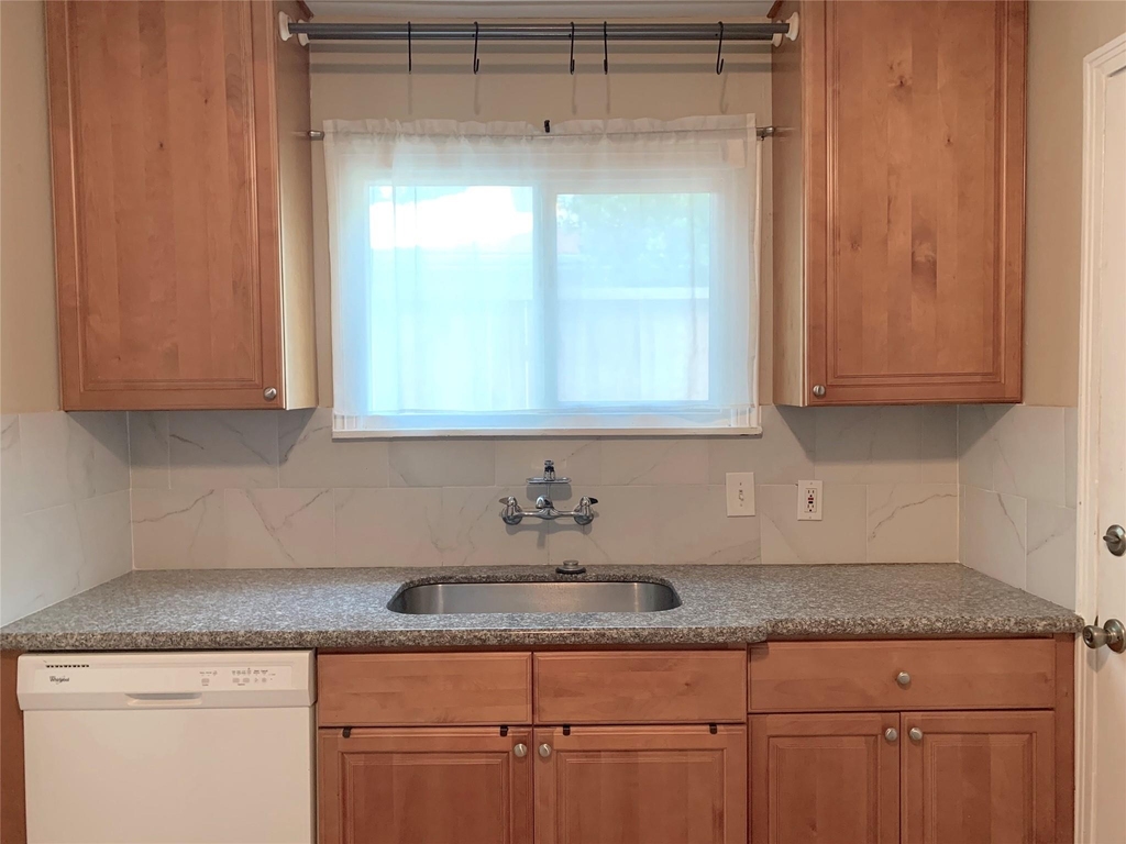 307 Avondale Street - Photo 6
