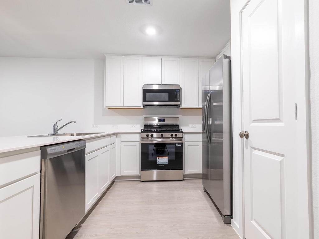 31406 Pratola Serra Circle - Photo 8