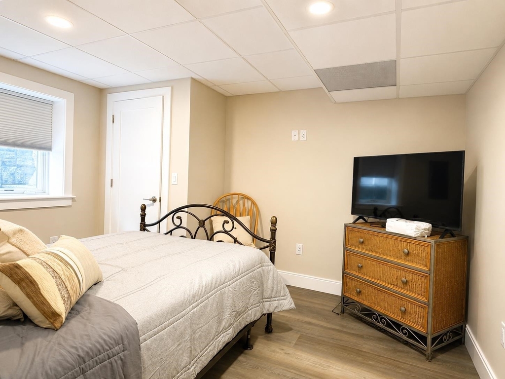 308 Portsmouth - Photo 6