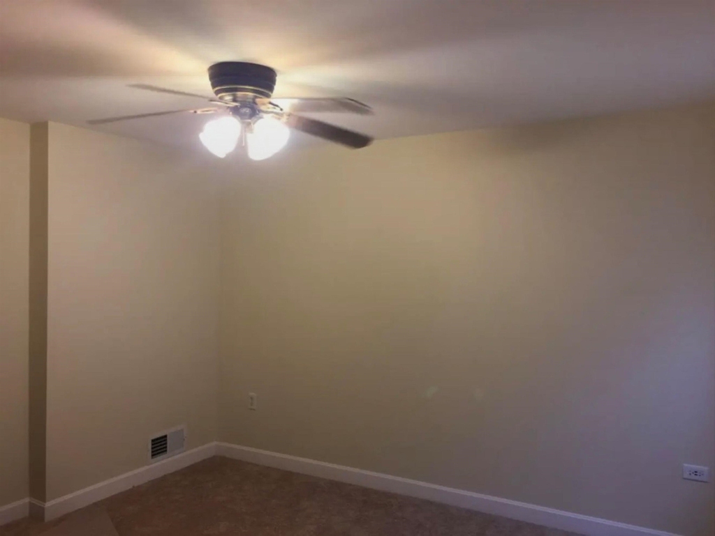 147 N State - Photo 10