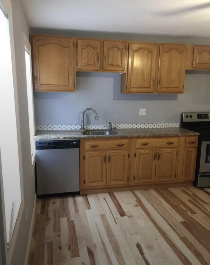 147 N State - Photo 4