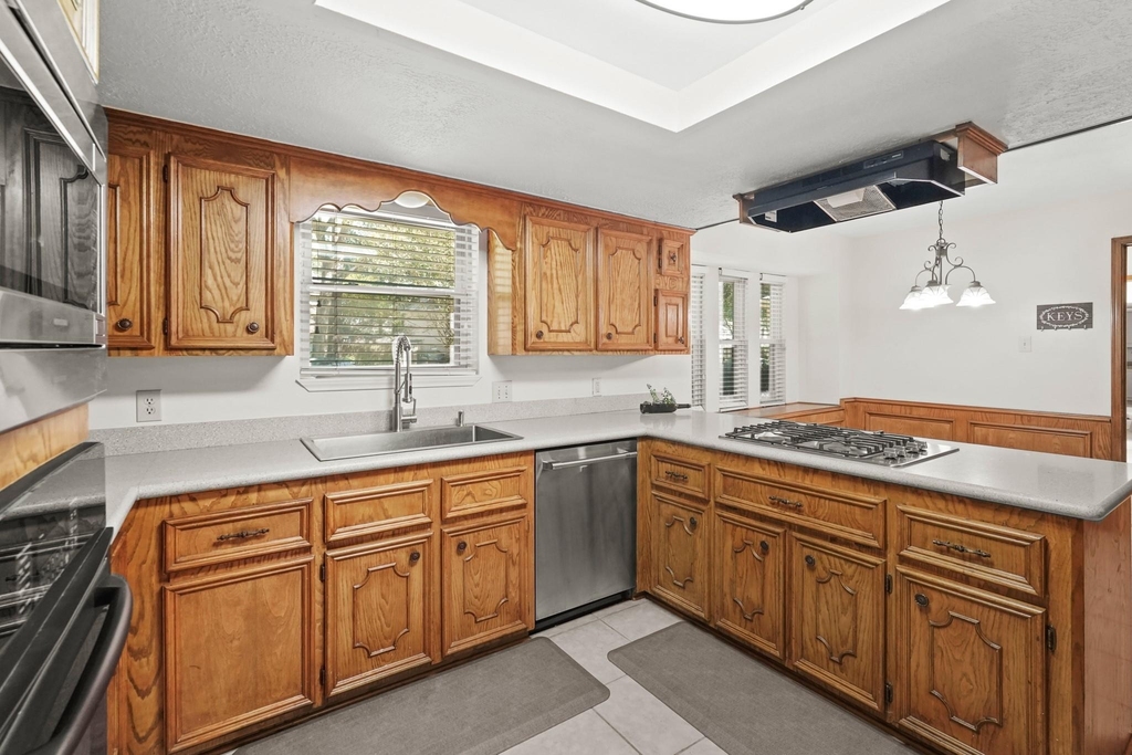 12903 Wincrest Court - Photo 9
