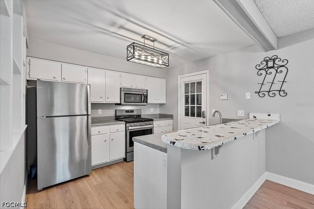 5556 Memorial Drive - Photo 2