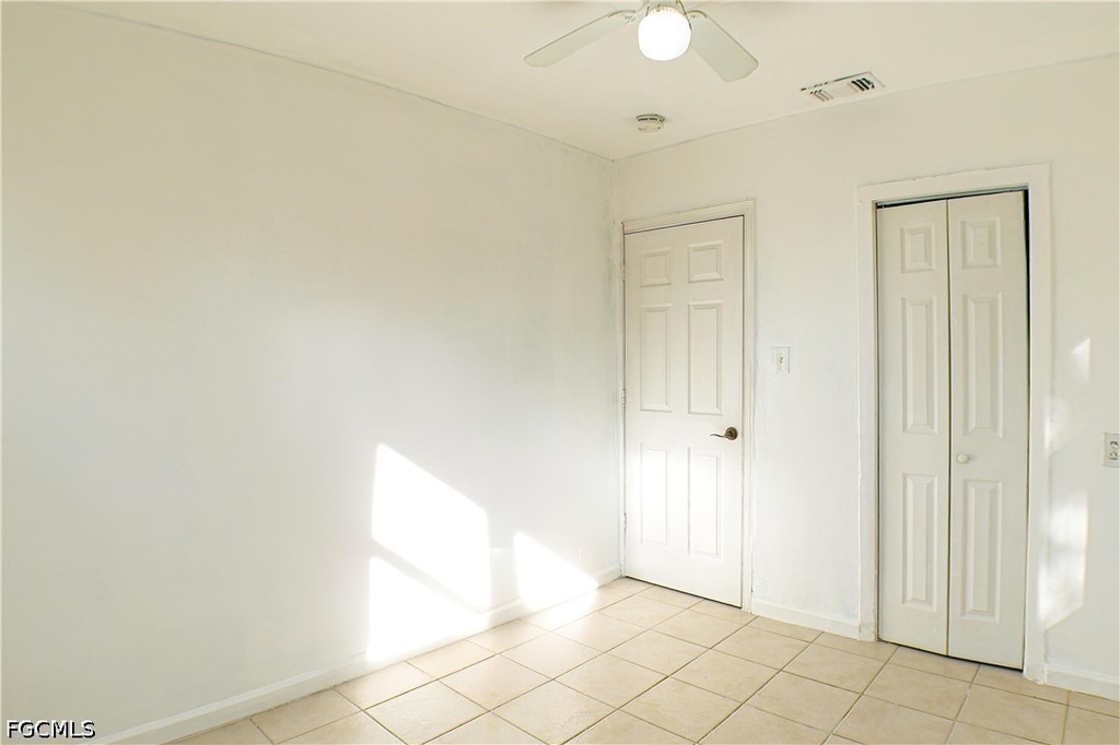 3042 Douglas Avenue - Photo 4
