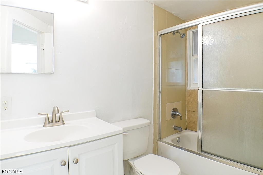3042 Douglas Avenue - Photo 5