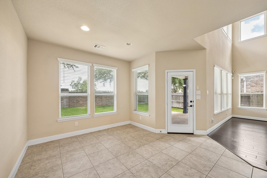 27903 Hunters Rock Lane - Photo 5