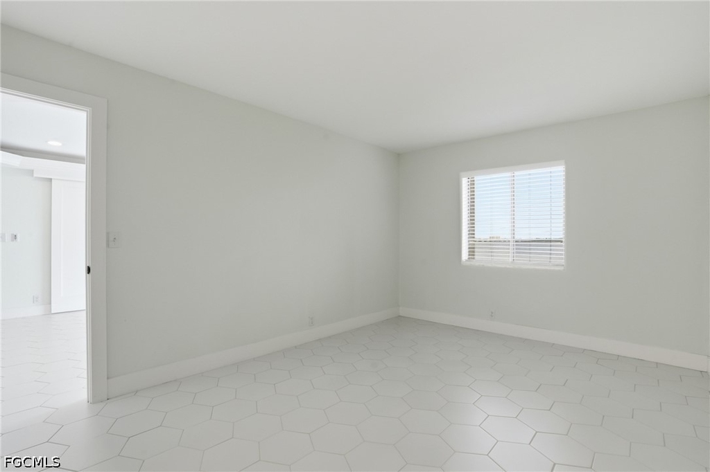 2885 Palm Beach Boulevard - Photo 7