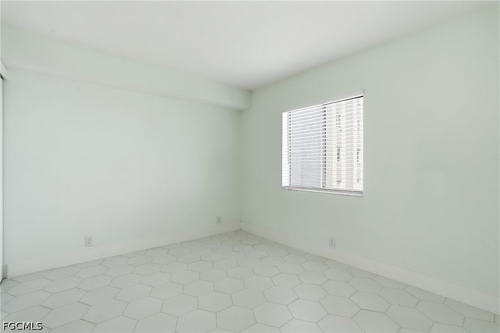 2885 Palm Beach Boulevard - Photo 11