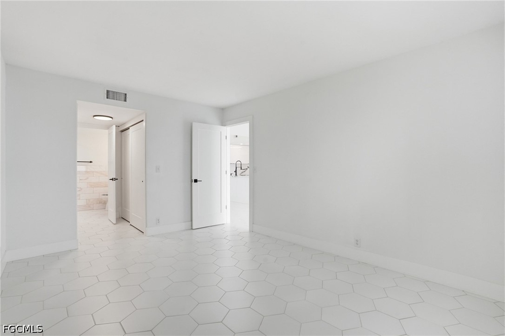 2885 Palm Beach Boulevard - Photo 8