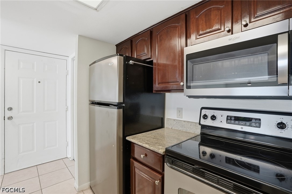 2885 Palm Beach Boulevard - Photo 7