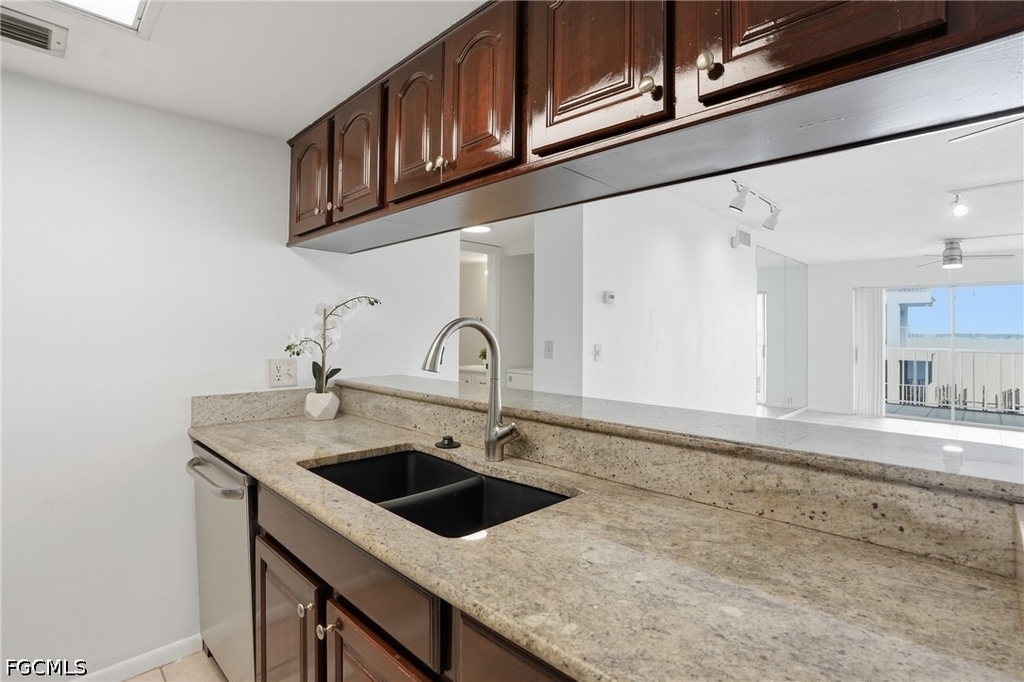 2885 Palm Beach Boulevard - Photo 5