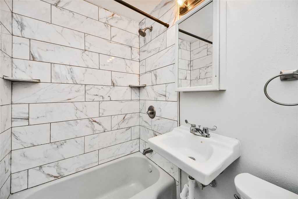 814 Broadway Street - Photo 10