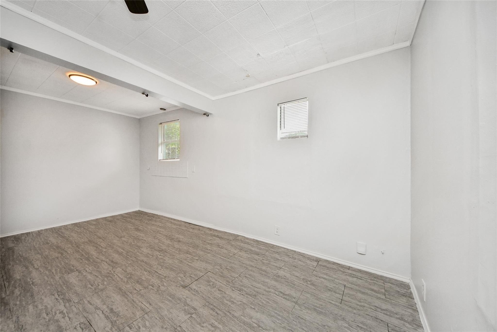 814 Broadway Street - Photo 11