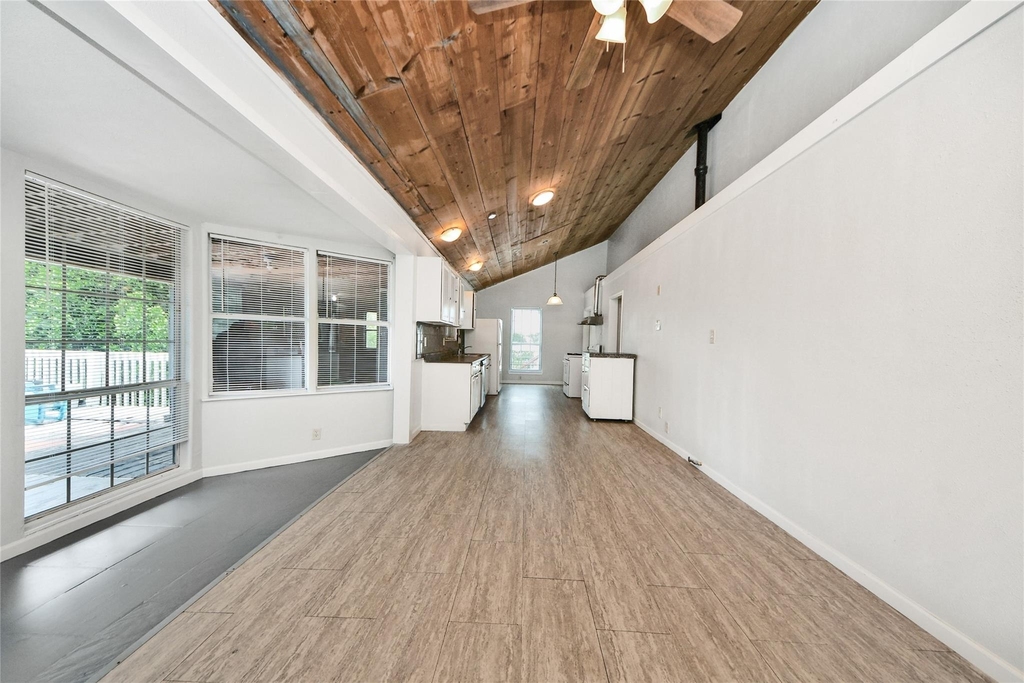 814 Broadway Street - Photo 5