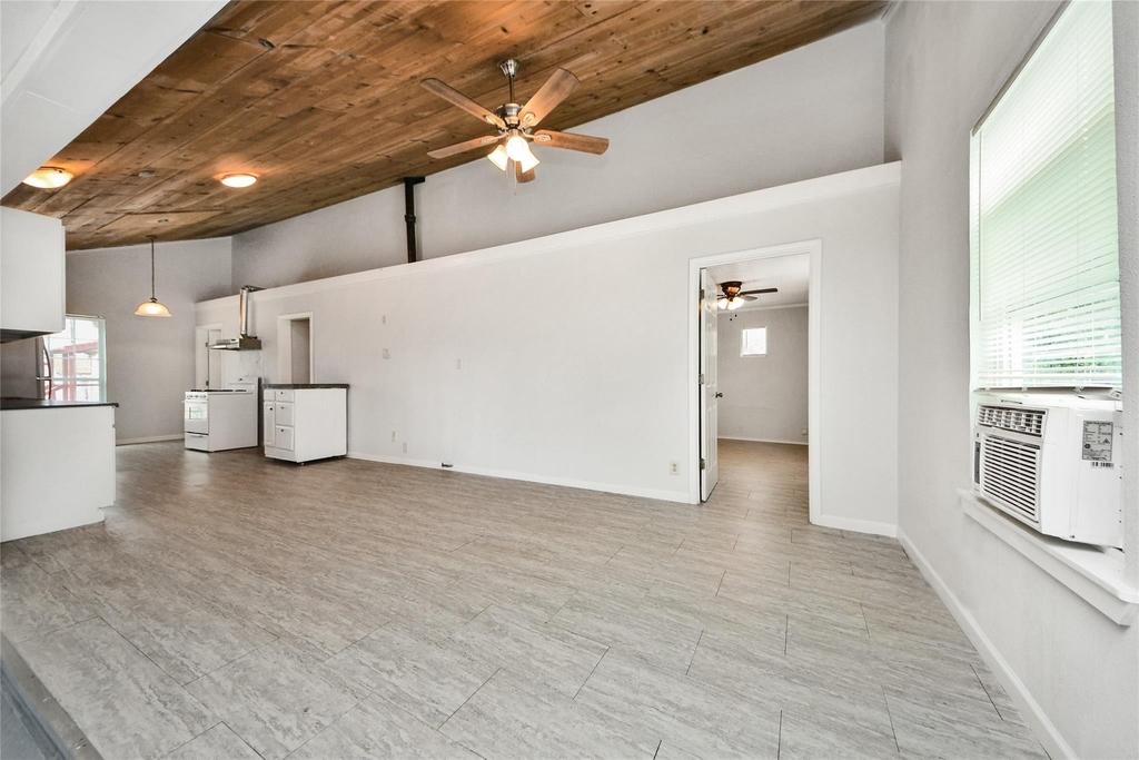 814 Broadway Street - Photo 4