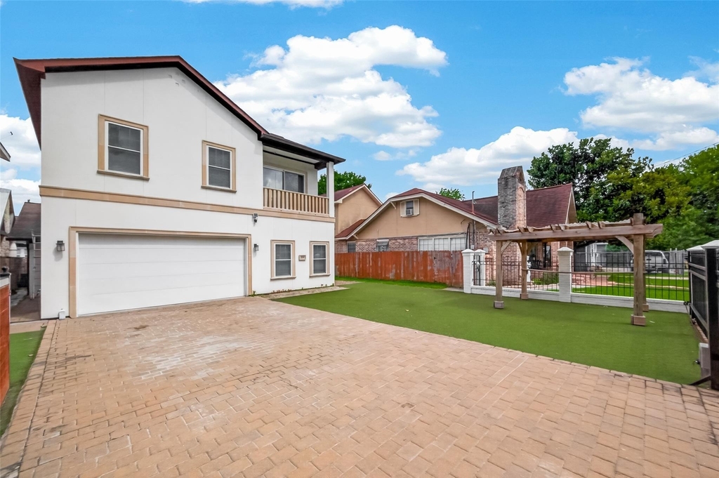 224 N Stiles Street - Photo 1