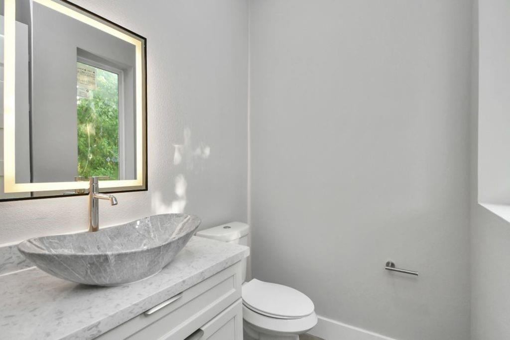 1320 Eberhard Street - Photo 13