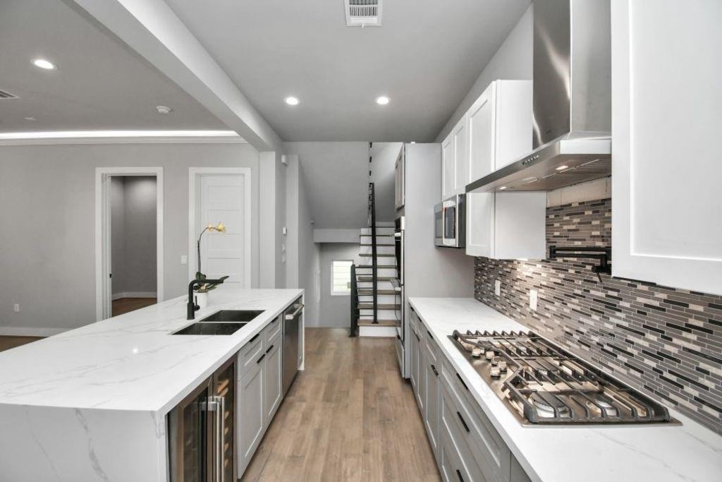 1320 Eberhard Street - Photo 17