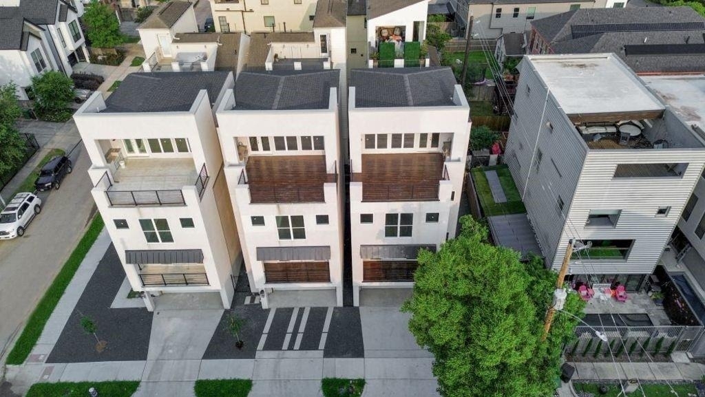 1320 Eberhard Street - Photo 4