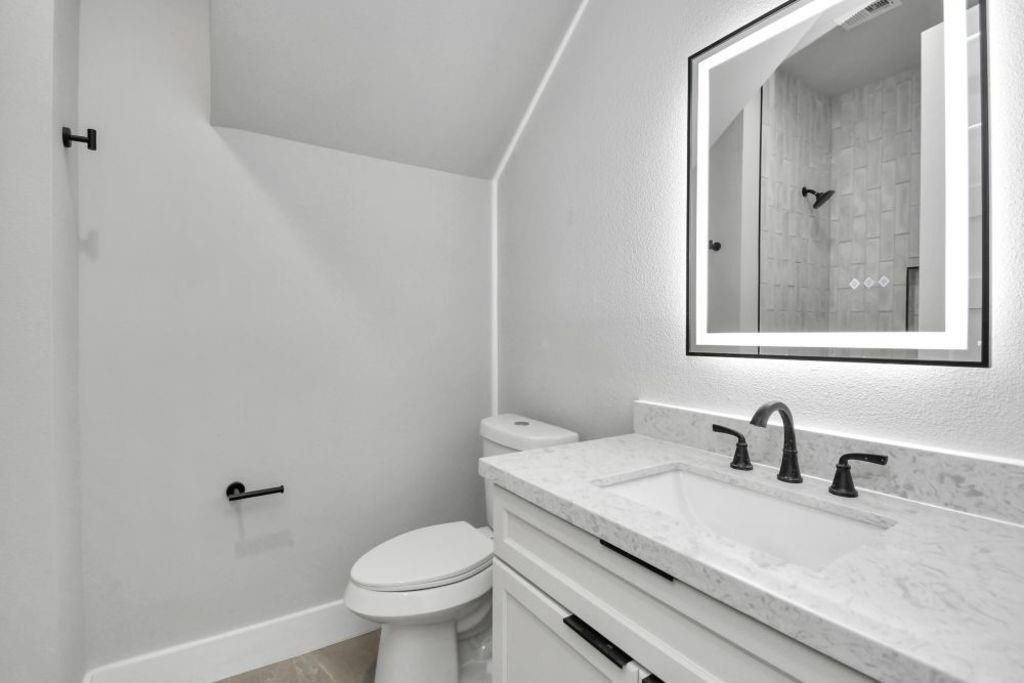 1320 Eberhard Street - Photo 5
