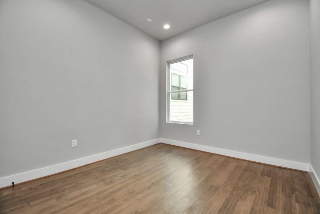 1320 Eberhard Street - Photo 25