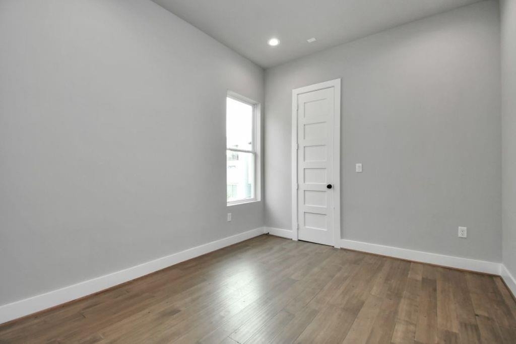 1320 Eberhard Street - Photo 23