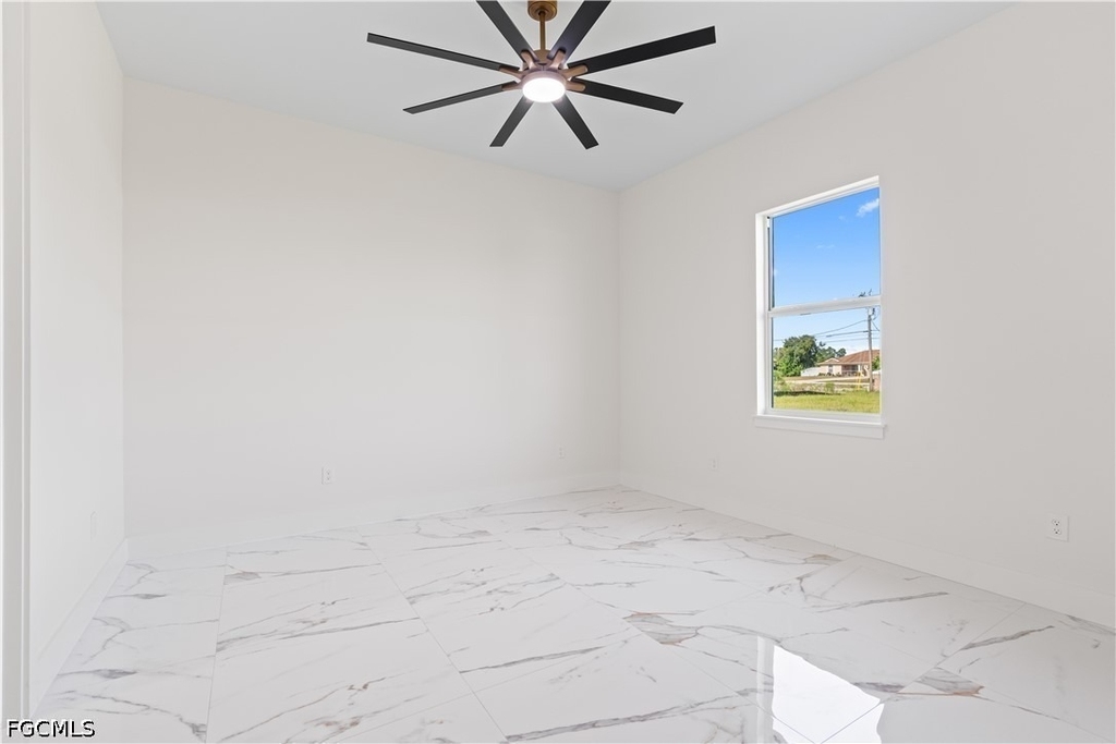 430 Petite Avenue - Photo 8