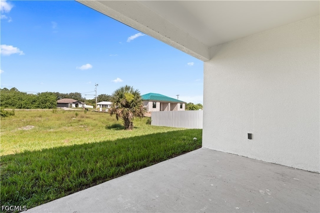 430 Petite Avenue - Photo 25