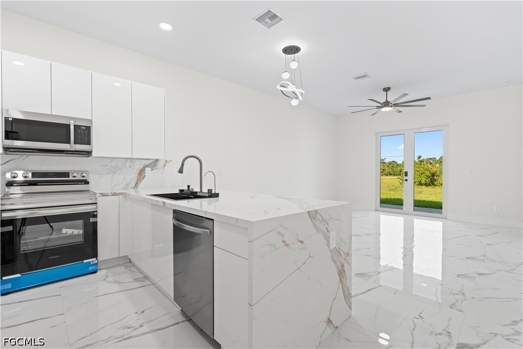 430 Petite Avenue - Photo 35