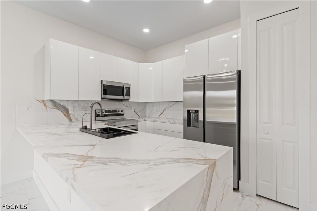430 Petite Avenue - Photo 21