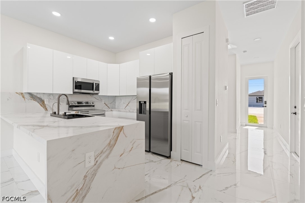 430 Petite Avenue - Photo 16