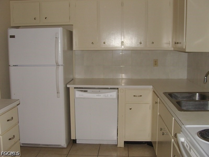 217 Jayview Avenue - Photo 3
