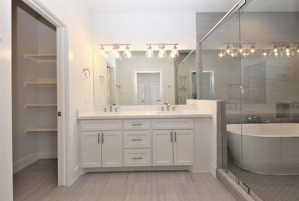 816 W 22nd Street - Photo 10