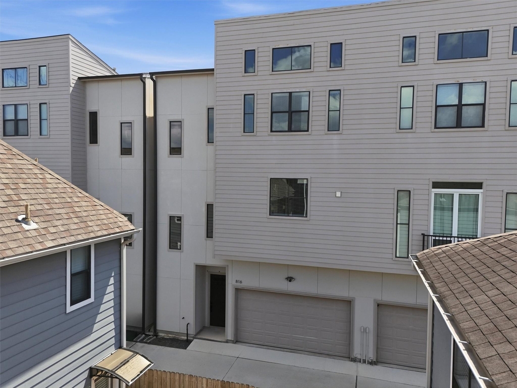 816 W 22nd Street - Photo 18
