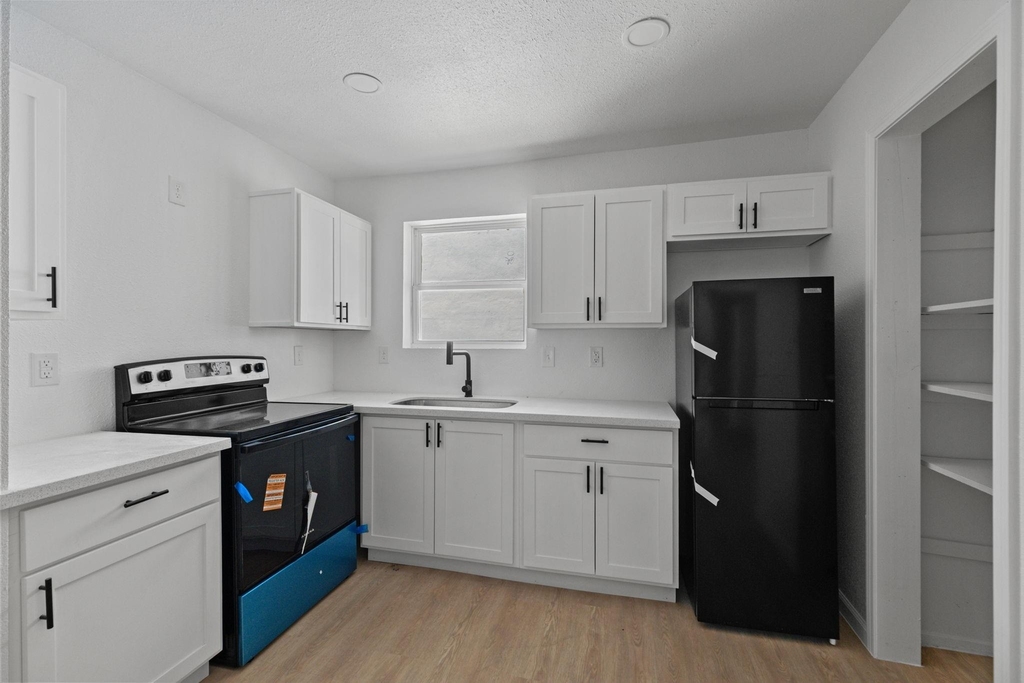 6840 Fairway Drive - Photo 11
