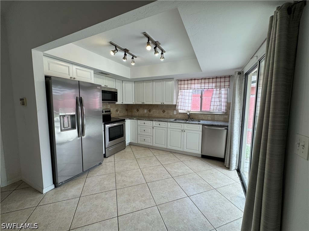 604 102nd Avenue N - Photo 4