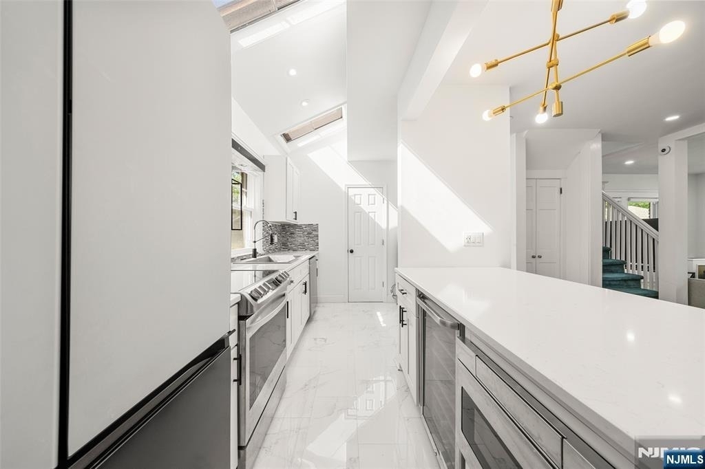 332 Allaire - Photo 13