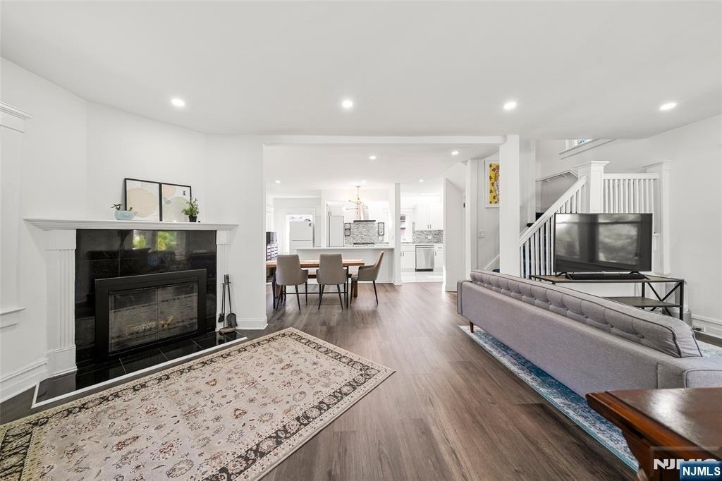 332 Allaire - Photo 8
