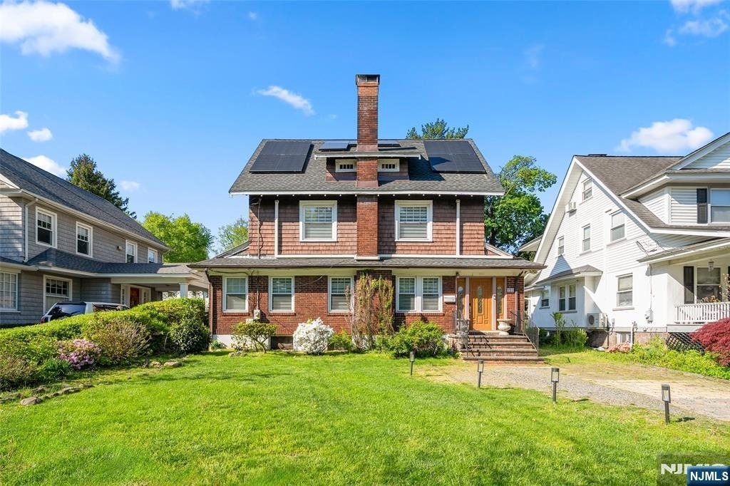 332 Allaire - Photo 2
