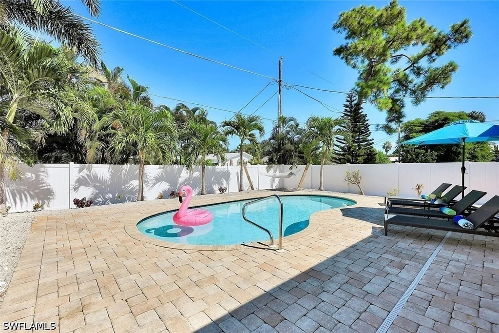 847 98th Avenue N - Photo 20