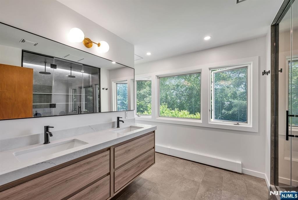 439 Summit - Photo 20