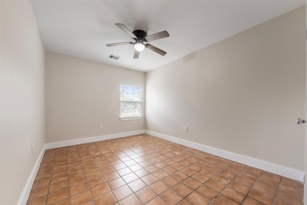 2140 County Road 235 - Photo 9