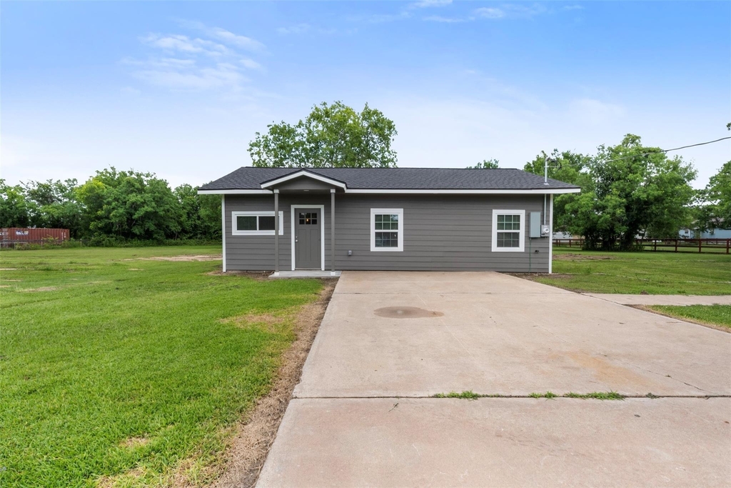 2140 County Road 235 - Photo 0