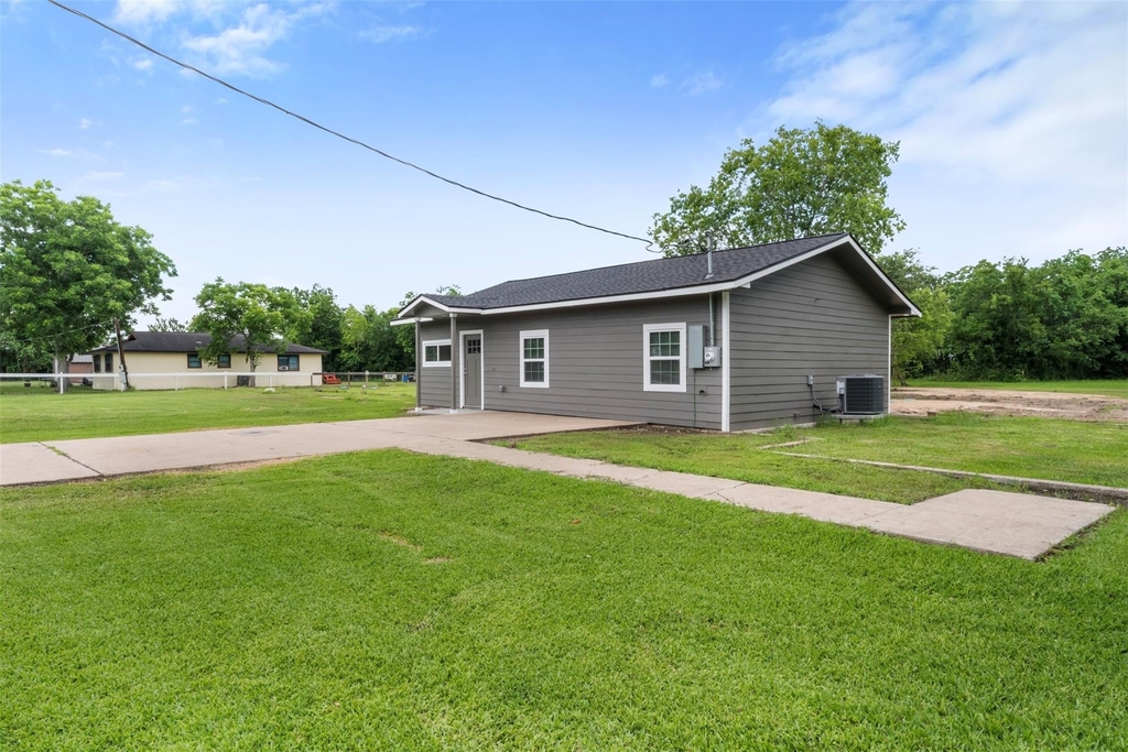 2140 County Road 235 - Photo 16