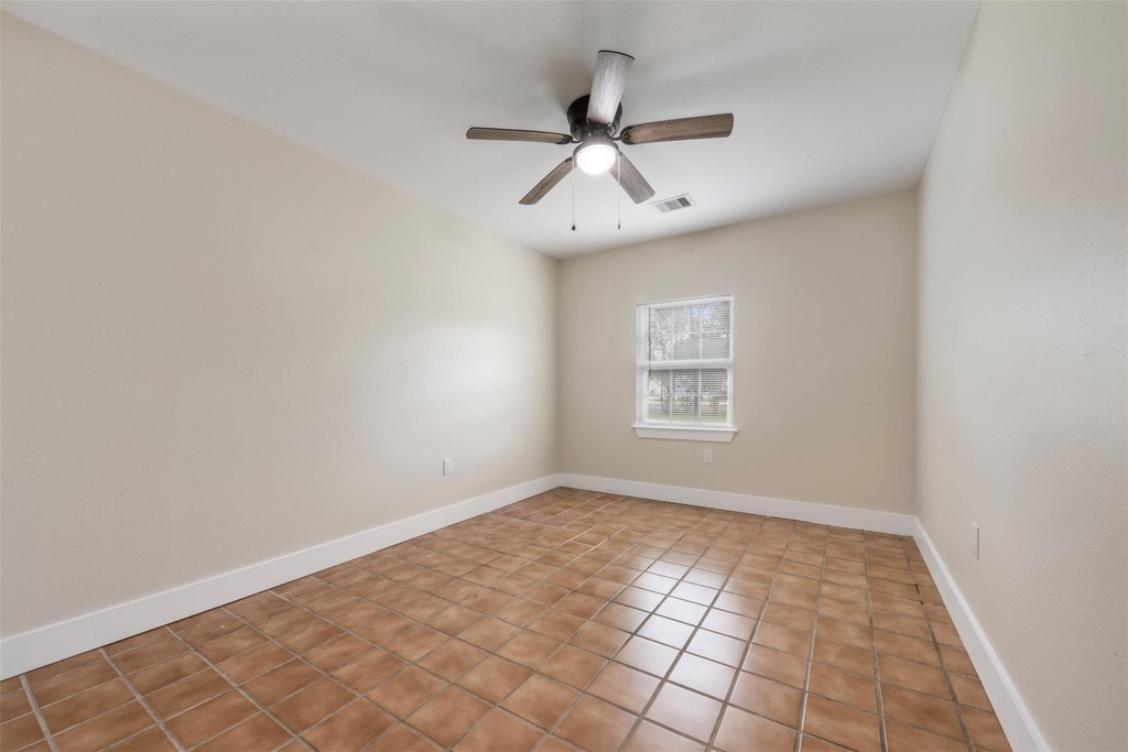 2140 County Road 235 - Photo 10