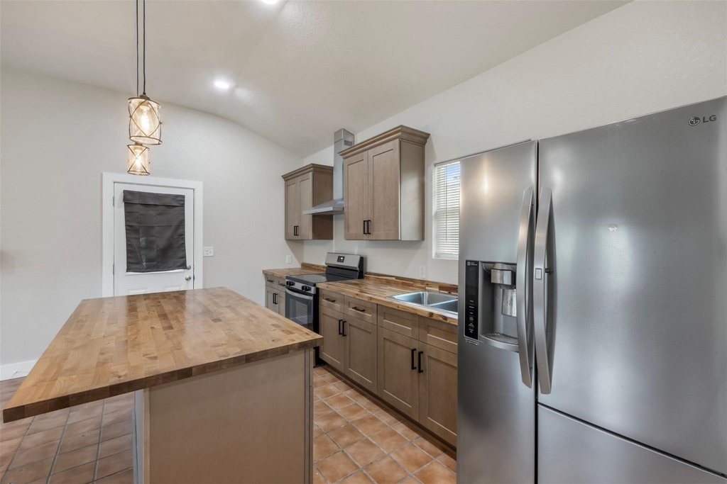 2140 County Road 235 - Photo 6