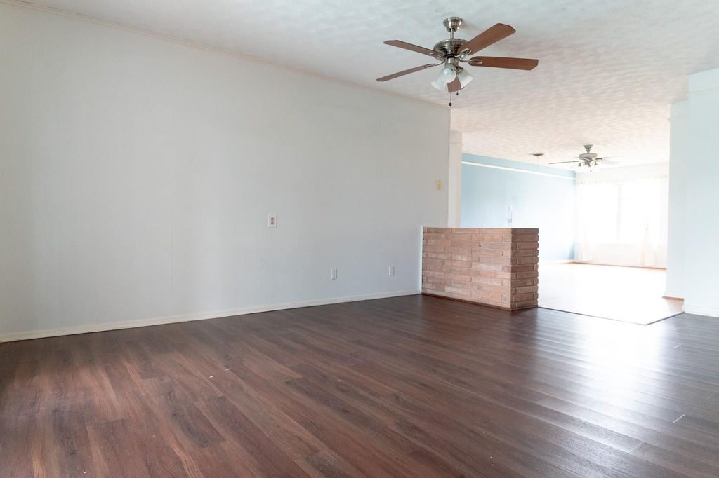 10907 Doud Street - Photo 2
