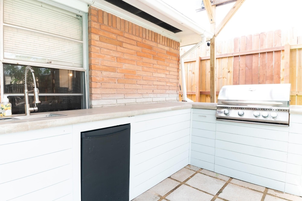 10907 Doud Street - Photo 6