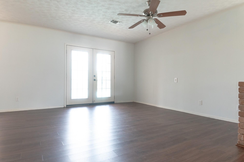 10907 Doud Street - Photo 3