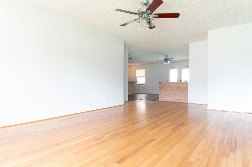 10907 Doud Street - Photo 0